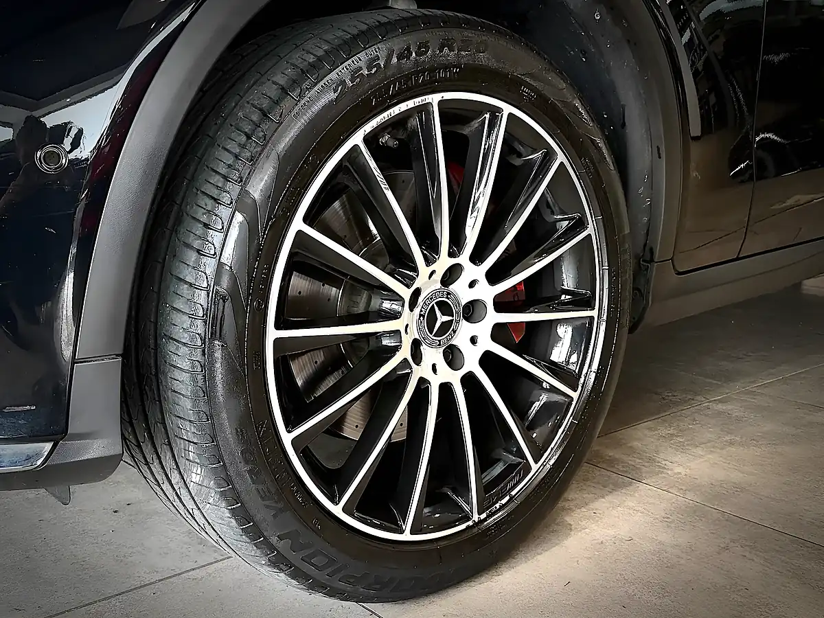 Used 2018 Mercedes-Benz Glc AMG Line (premium) Black - Interior and Exterior details 4