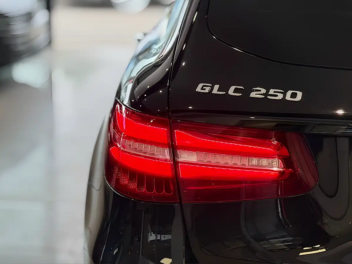 Used 2018 Mercedes-Benz Glc AMG Line (premium) Black - Interior and Exterior details 7