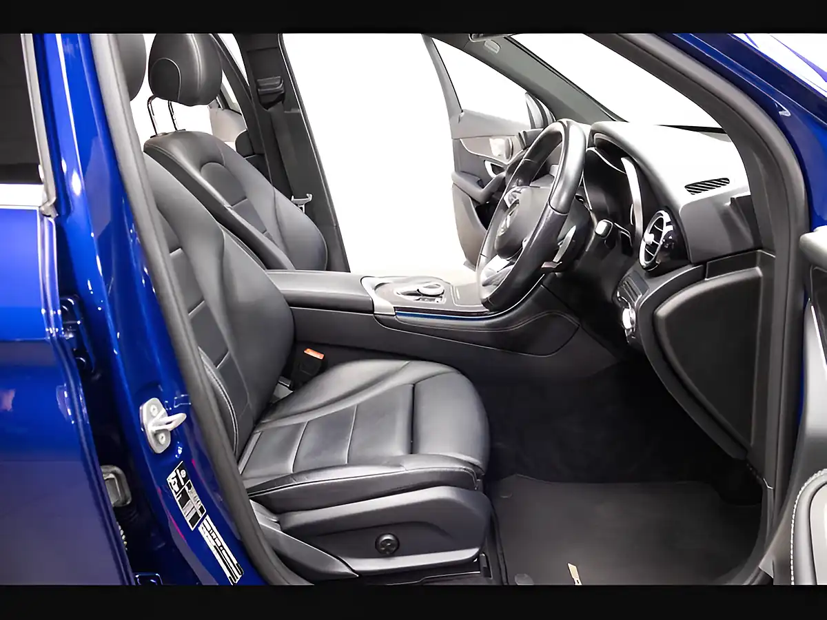 Used 2018 Mercedes-Benz Glc AMG Line (premium) Blue - Interior and Exterior details 14