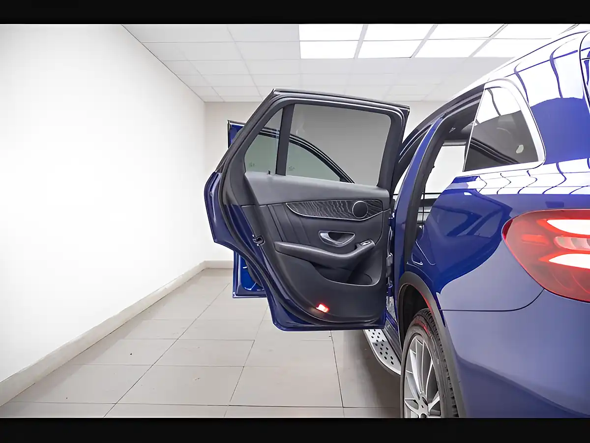 Used 2018 Mercedes-Benz Glc AMG Line (premium) Blue - Interior and Exterior details 16