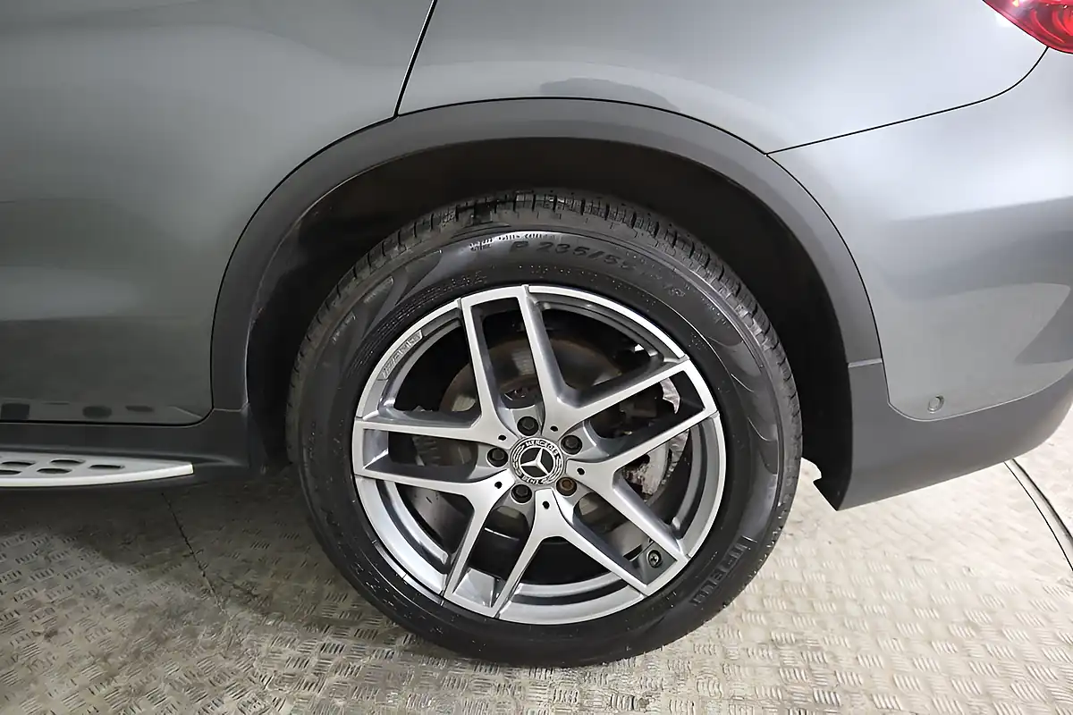 Used 2018 Mercedes-Benz Glc AMG Line Premium Grey - Interior and Exterior details 11