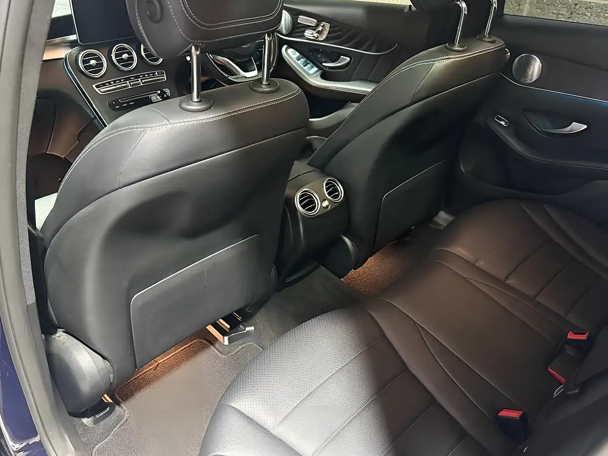 Used 2018 Mercedes-Benz Glc AMG Line Premium Plus Blue - Interior and Exterior details 15