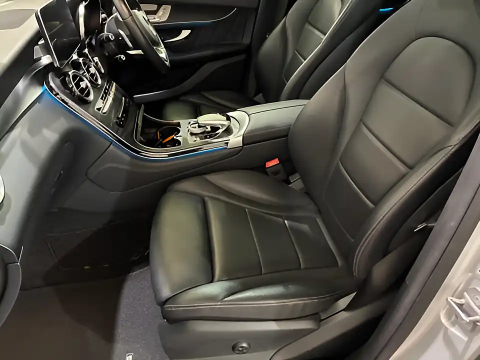 Used 2018 Mercedes-Benz Glc AMG Line (premium Plus) Silver - Interior and Exterior details 16