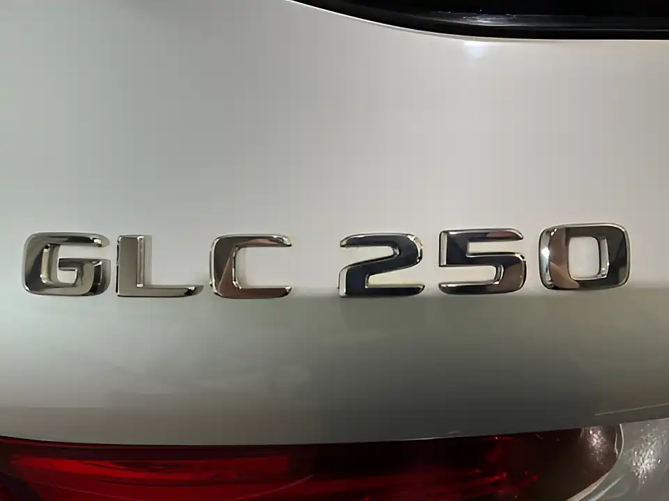 Used 2018 Mercedes-Benz Glc AMG Line (premium Plus) Silver - Interior and Exterior details 18