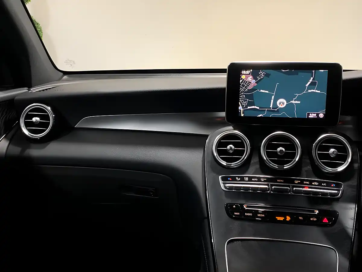 Used 2018 Mercedes-Benz Glc AMG Line Premium Plus White - Interior and Exterior details 17