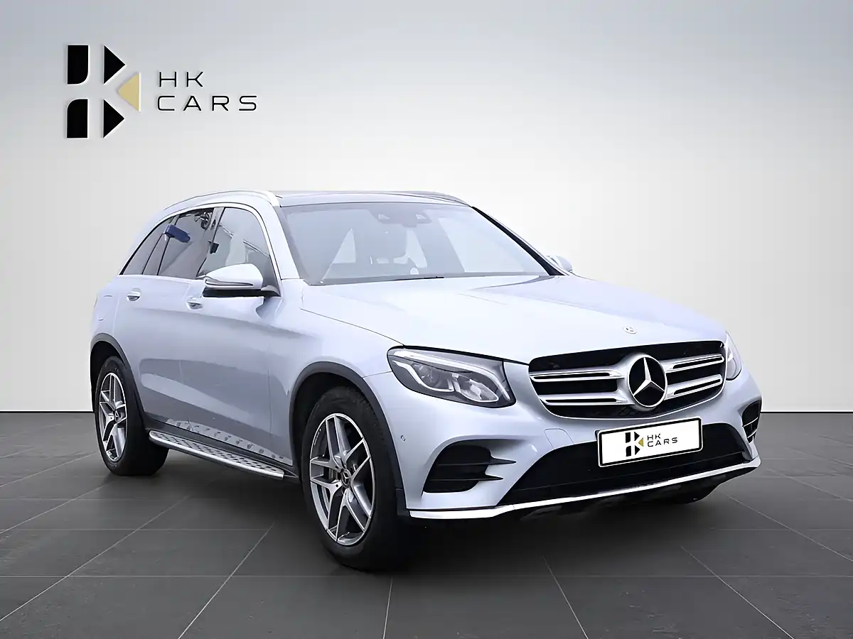 Used 2018 Mercedes-Benz Glc AMG Line Silver - Front View