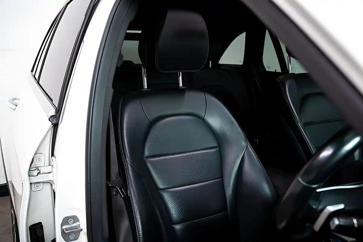 Used 2018 Mercedes-Benz Glc AMG Line White - Interior and Exterior details 4
