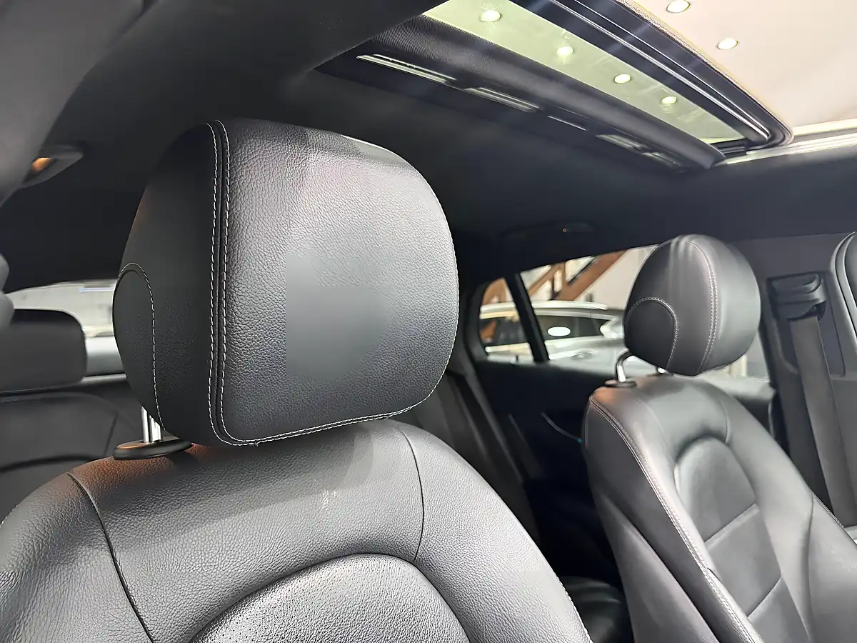 Used 2018 Mercedes-Benz Glc Sport (premium) Coupe White - Interior and Exterior details 10