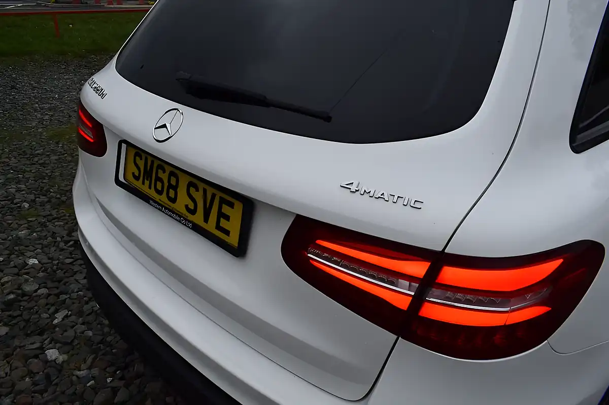 Used 2018 Mercedes-Benz Glc Urban Edition Polar White - Interior and Exterior details 10