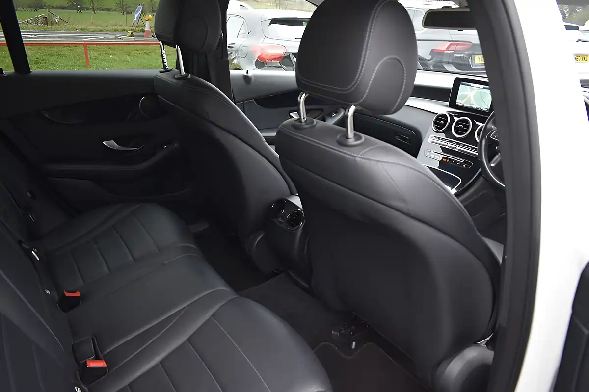 Used 2018 Mercedes-Benz Glc Urban Edition Polar White - Interior and Exterior details 13