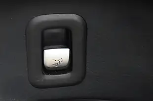Used 2018 Mercedes-Benz Glc Urban Edition Polar White - Interior and Exterior details 16