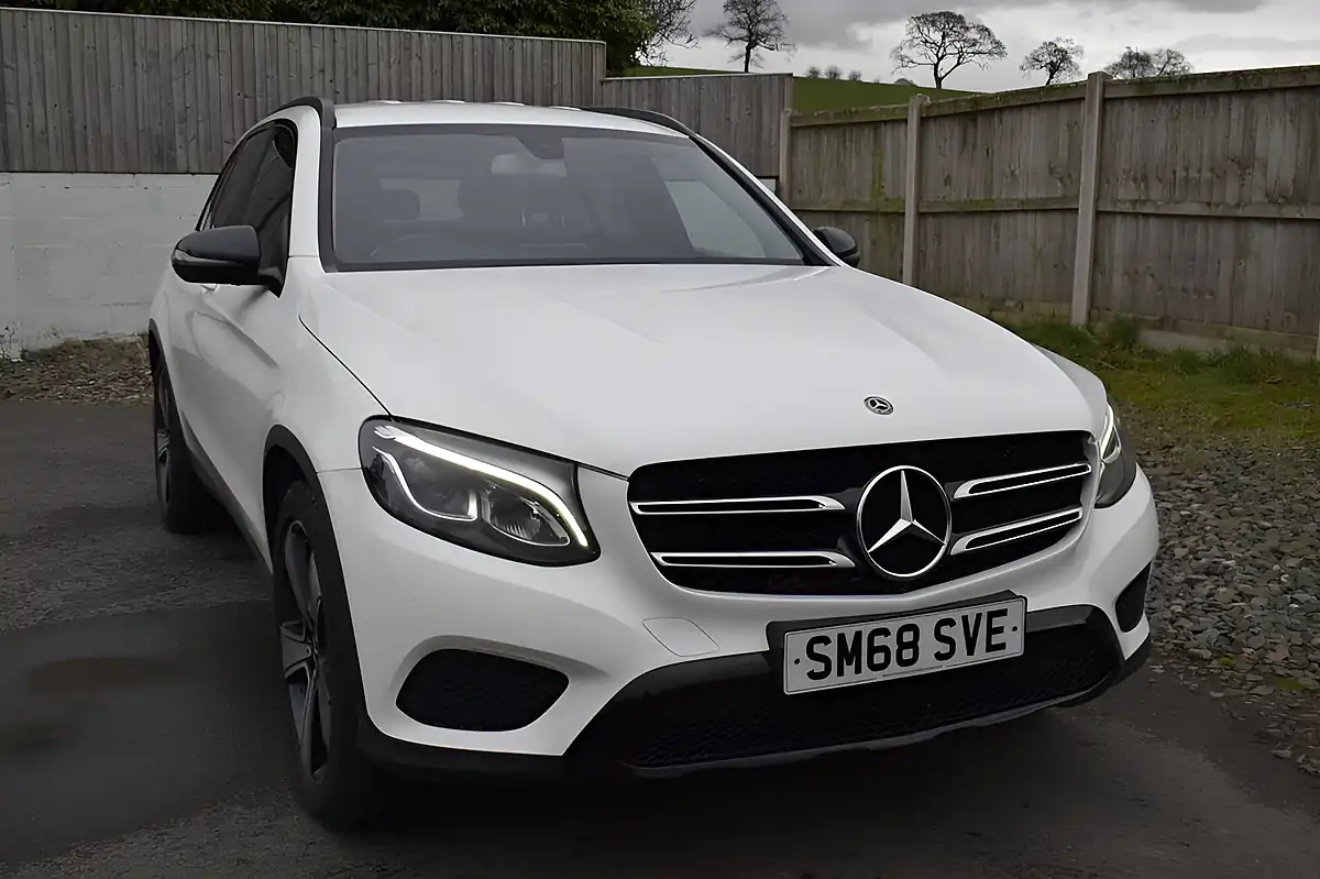 Used 2018 Mercedes-Benz Glc Urban Edition Polar White - Interior and Exterior details 19