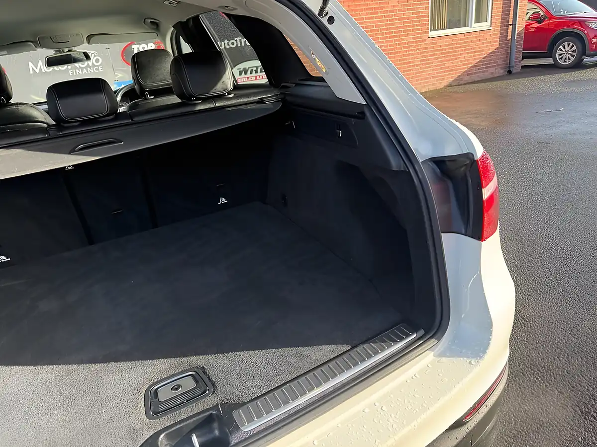 Used 2018 Mercedes-Benz Glc Urban Edition White - Interior and Exterior details 11
