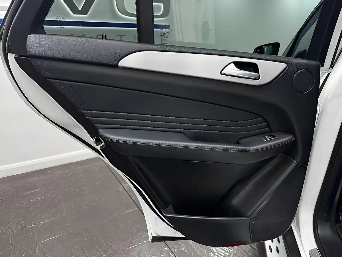 Used 2018 Mercedes-Benz Gle AMG Night Edition White - Interior and Exterior details 17