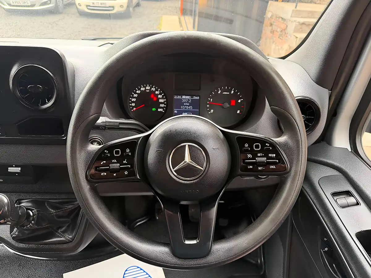 Used 2018 Mercedes-Benz Sprinter 314 Silver - Interior and Exterior details 12