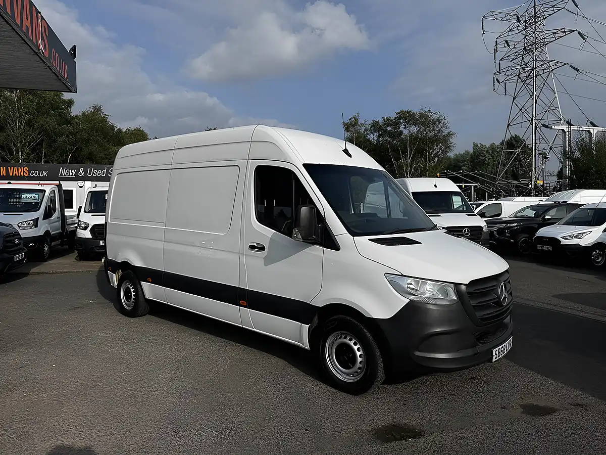 Used 2018 Mercedes-Benz Sprinter 314 White - Interior and Exterior details 2