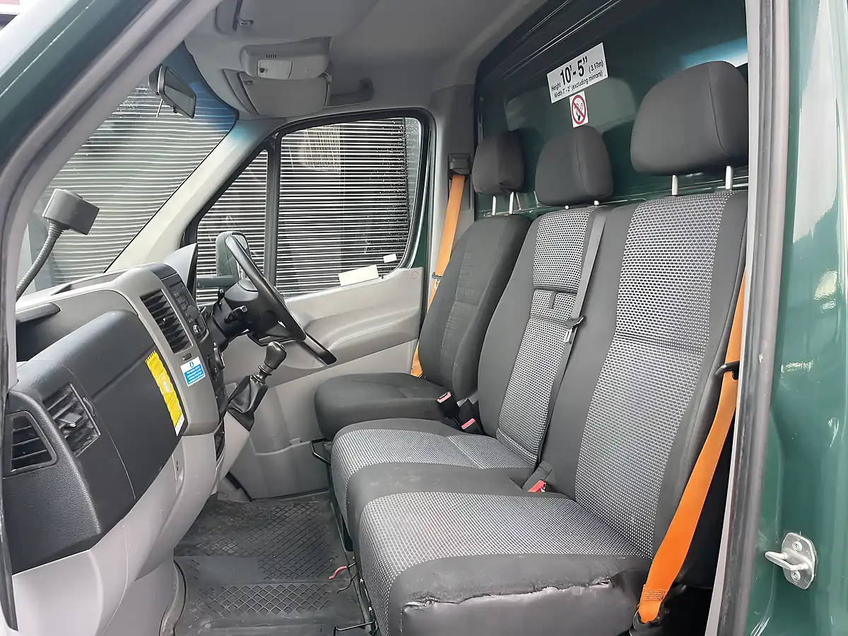 Used 2018 Mercedes-Benz Sprinter Luton Green - Interior and Exterior details 10