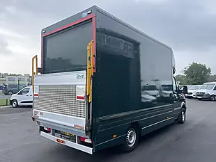Used 2018 Mercedes-Benz Sprinter Luton Green - Interior and Exterior details 4
