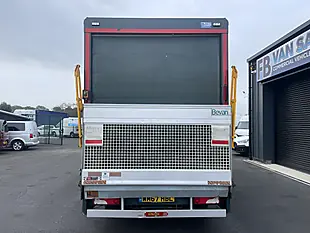 Used 2018 Mercedes-Benz Sprinter Luton Green - Interior and Exterior details 5