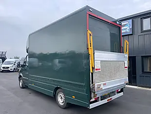 Used 2018 Mercedes-Benz Sprinter Luton Green - Interior and Exterior details 6