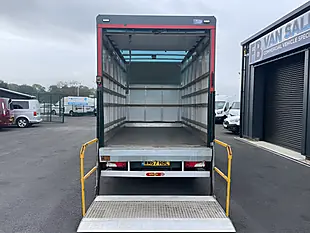 Used 2018 Mercedes-Benz Sprinter Luton Green - Interior and Exterior details 8