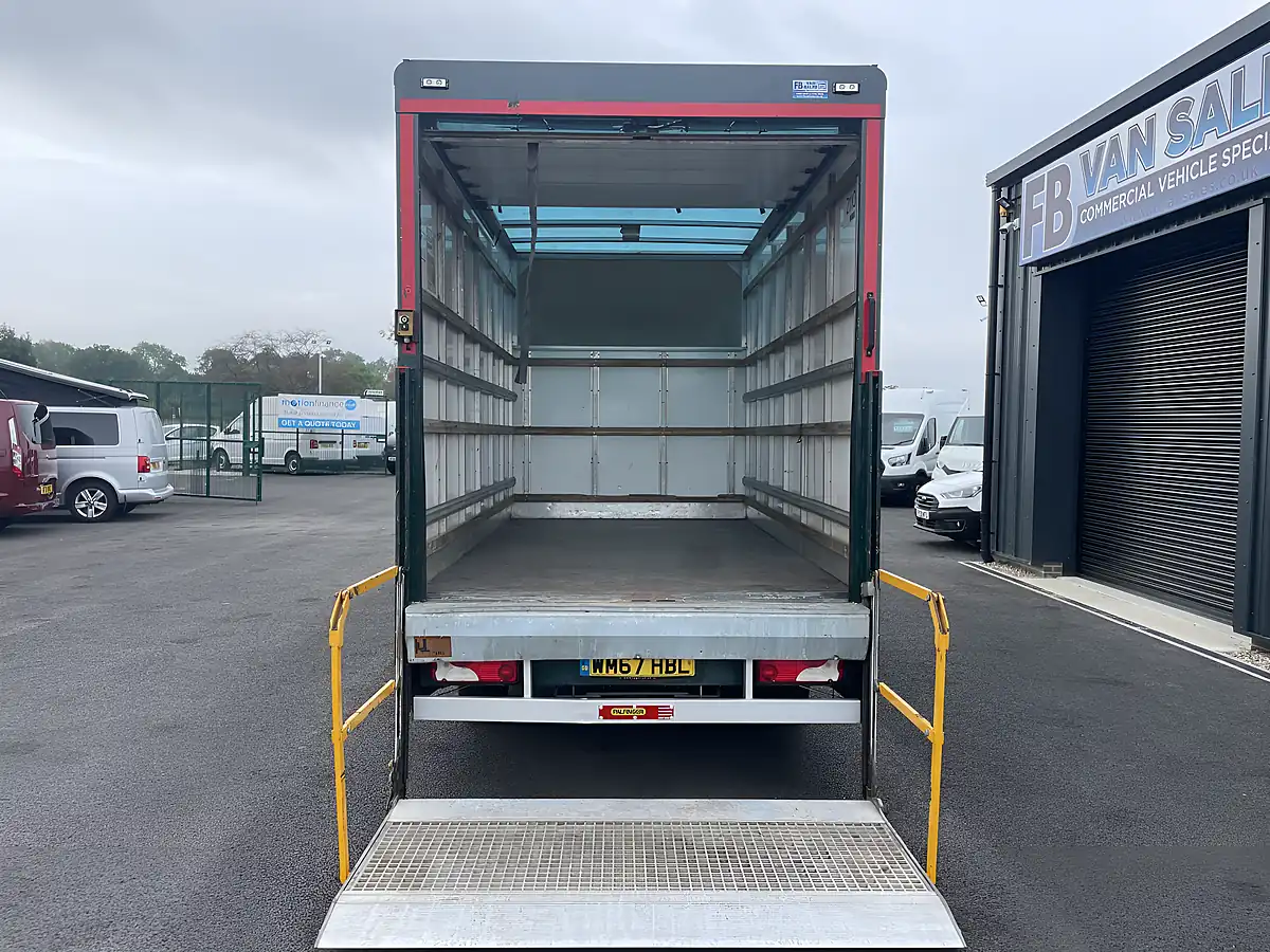 Used 2018 Mercedes-Benz Sprinter Luton Green - Interior and Exterior details 8