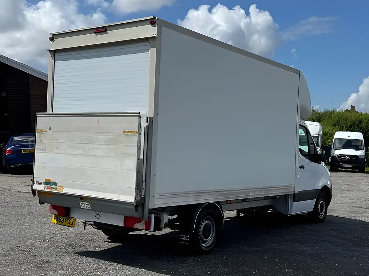 Used 2018 Mercedes-Benz Sprinter Lwb Luton Box White - Interior and Exterior details 8
