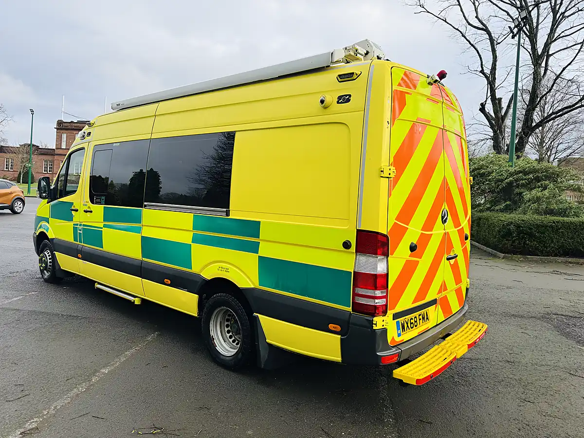 Used 2018 Mercedes-Benz Sprinter Lwb Yellow - Interior and Exterior details 5