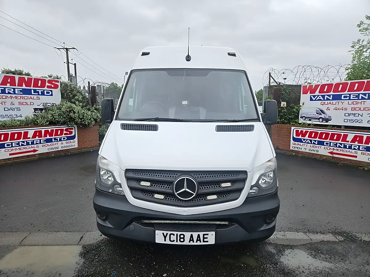 Used 2018 Mercedes-Benz Sprinter Swb Crew Van White - Interior and Exterior details 3
