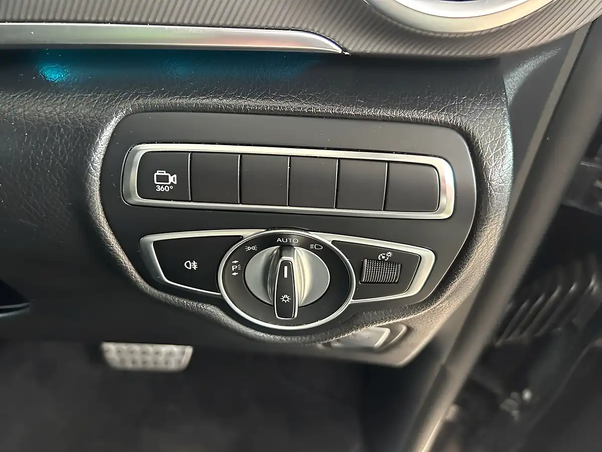 Used 2018 Mercedes-Benz V-Class Sport L Black - Interior and Exterior details 19