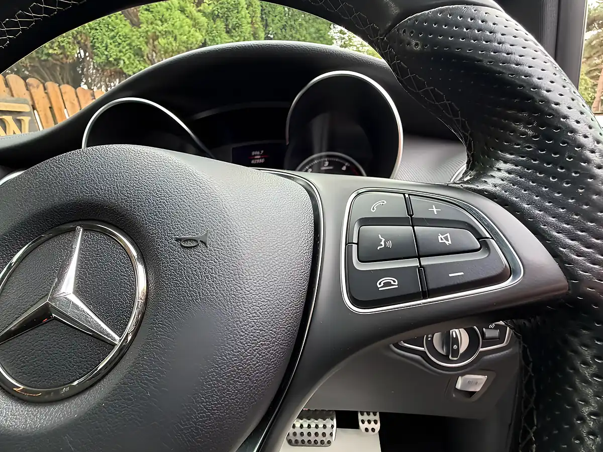 Used 2018 Mercedes-Benz V Class Sport Obsidian Black - Interior and Exterior details 16
