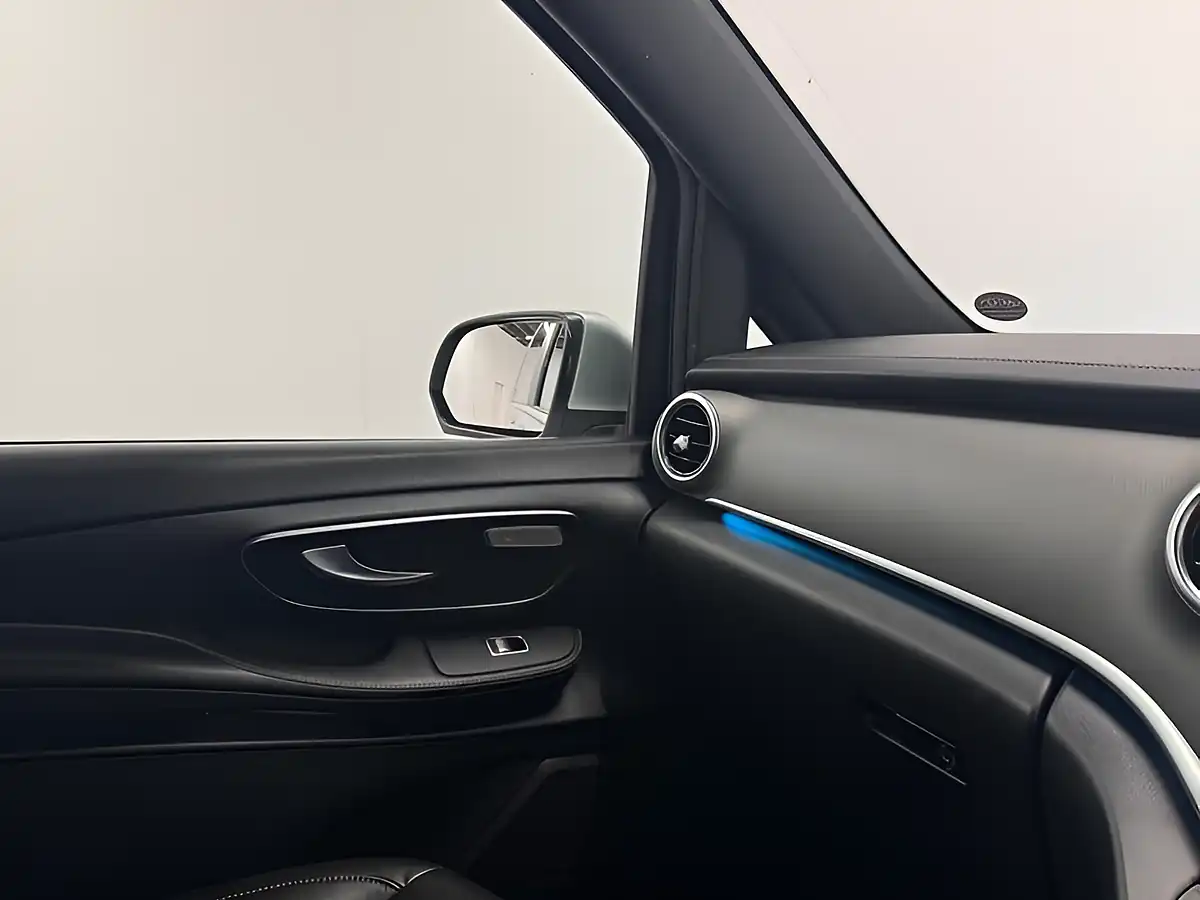 Used 2018 Mercedes-Benz V Class Sport Silver - Interior and Exterior details 20