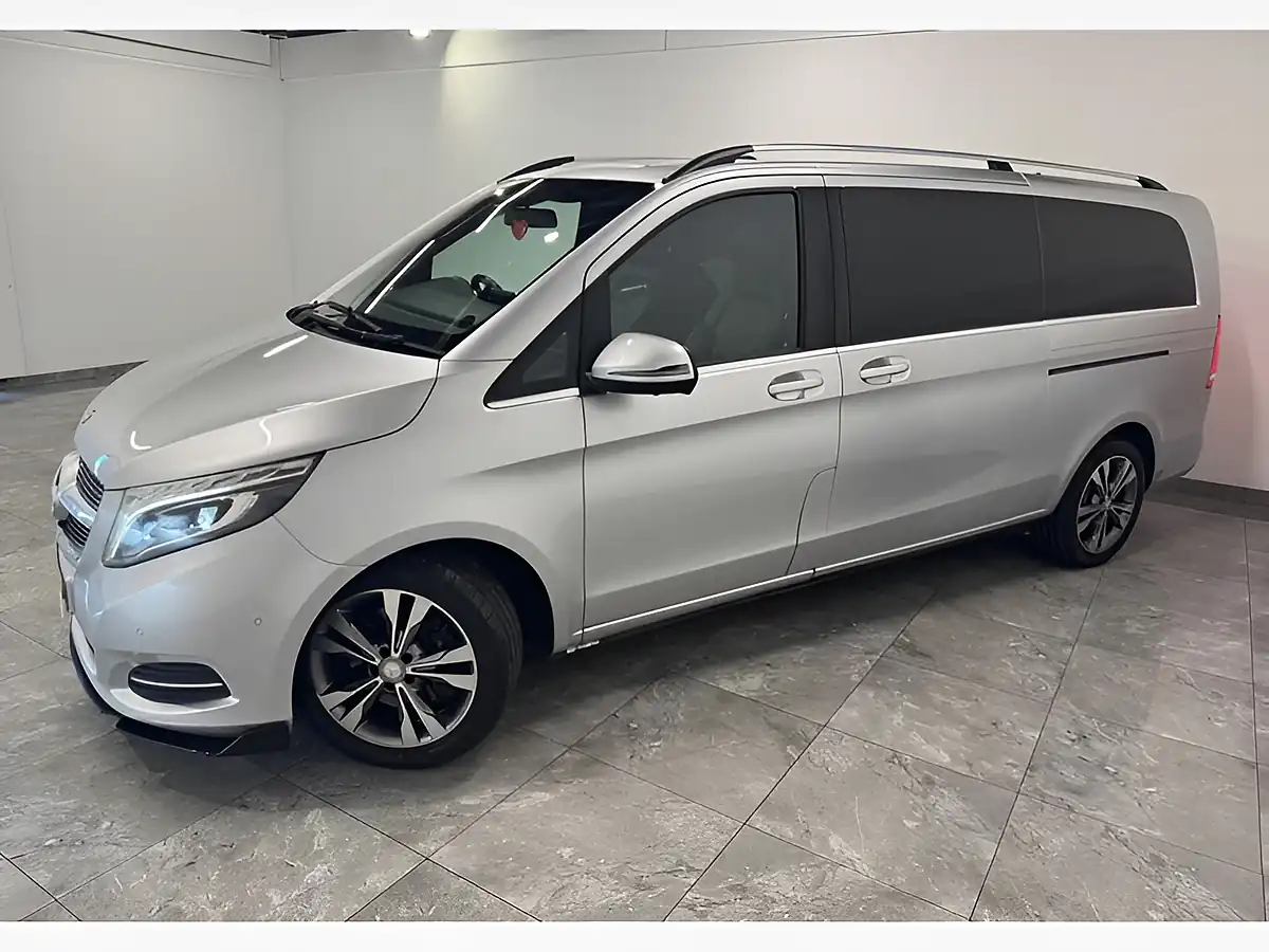 Used 2018 Mercedes-Benz V Class Sport Silver - Interior and Exterior details 4