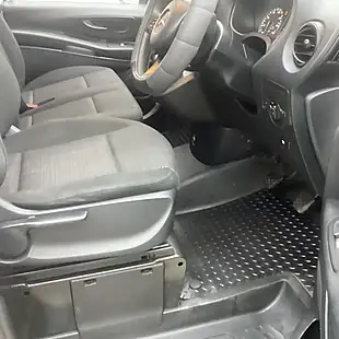 Used 2018 Mercedes-Benz Vito 114 Lwb Silver - Interior and Exterior details 13