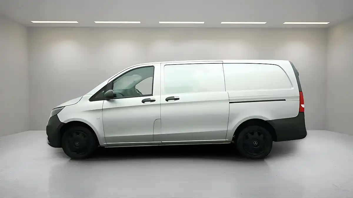 Used 2018 Mercedes-Benz Vito L2 Silver - Interior and Exterior details 4