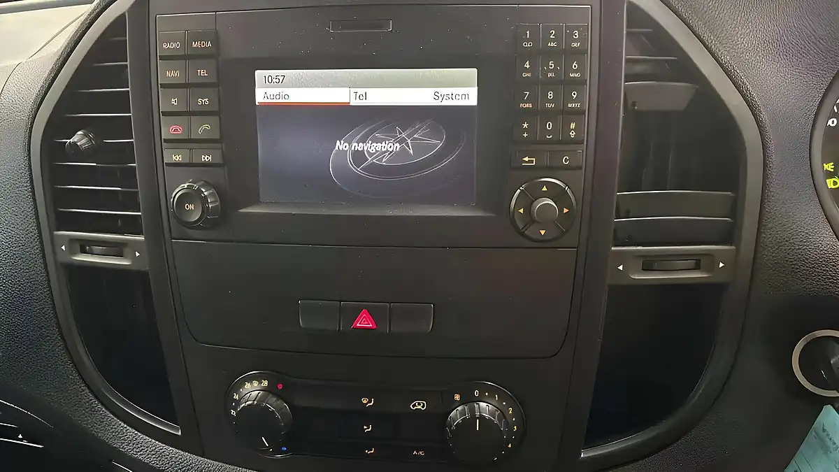Used 2018 Mercedes-Benz Vito L2 Silver - Interior and Exterior details 7