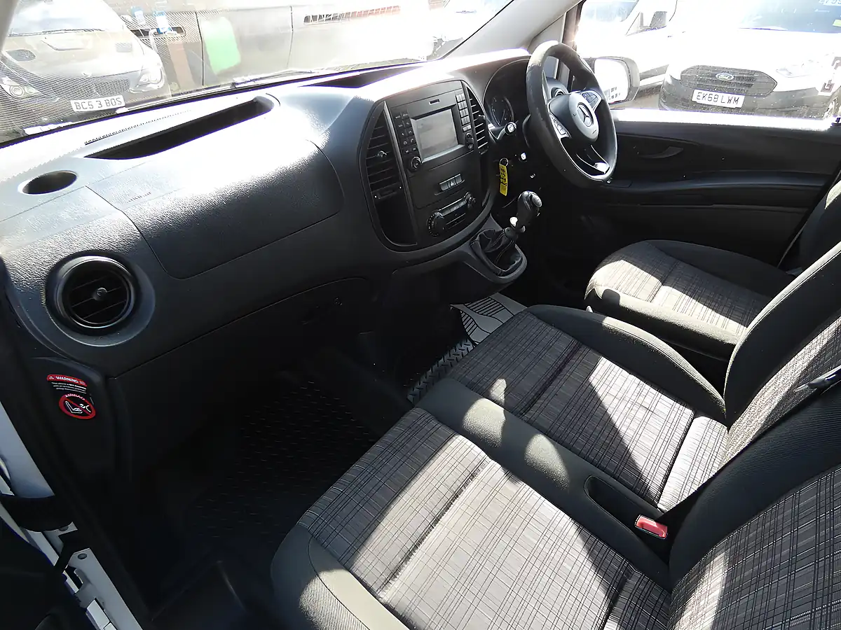 Used 2018 Mercedes-Benz Vito Lwb White - Interior and Exterior details 17
