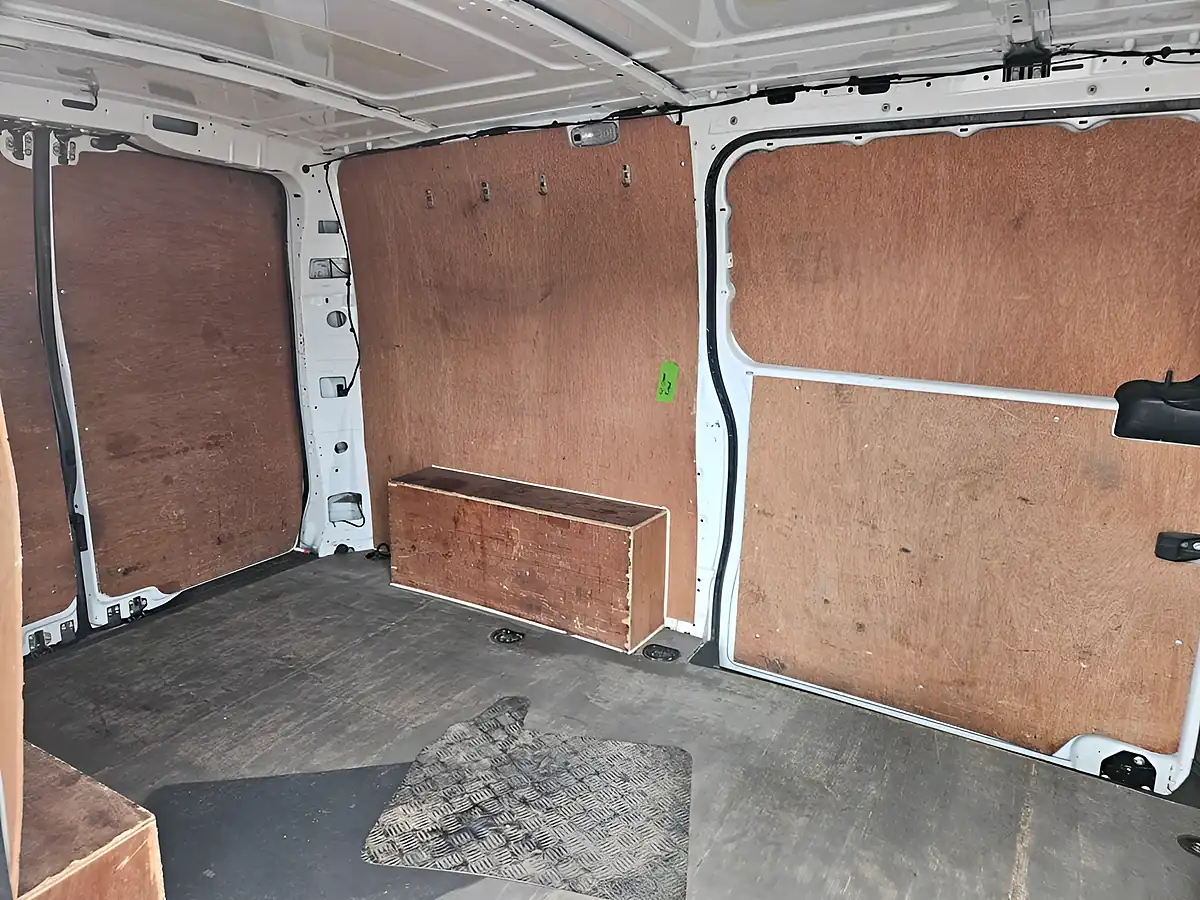 Used 2018 Mercedes-Benz Vito Lwb White - Interior and Exterior details 11
