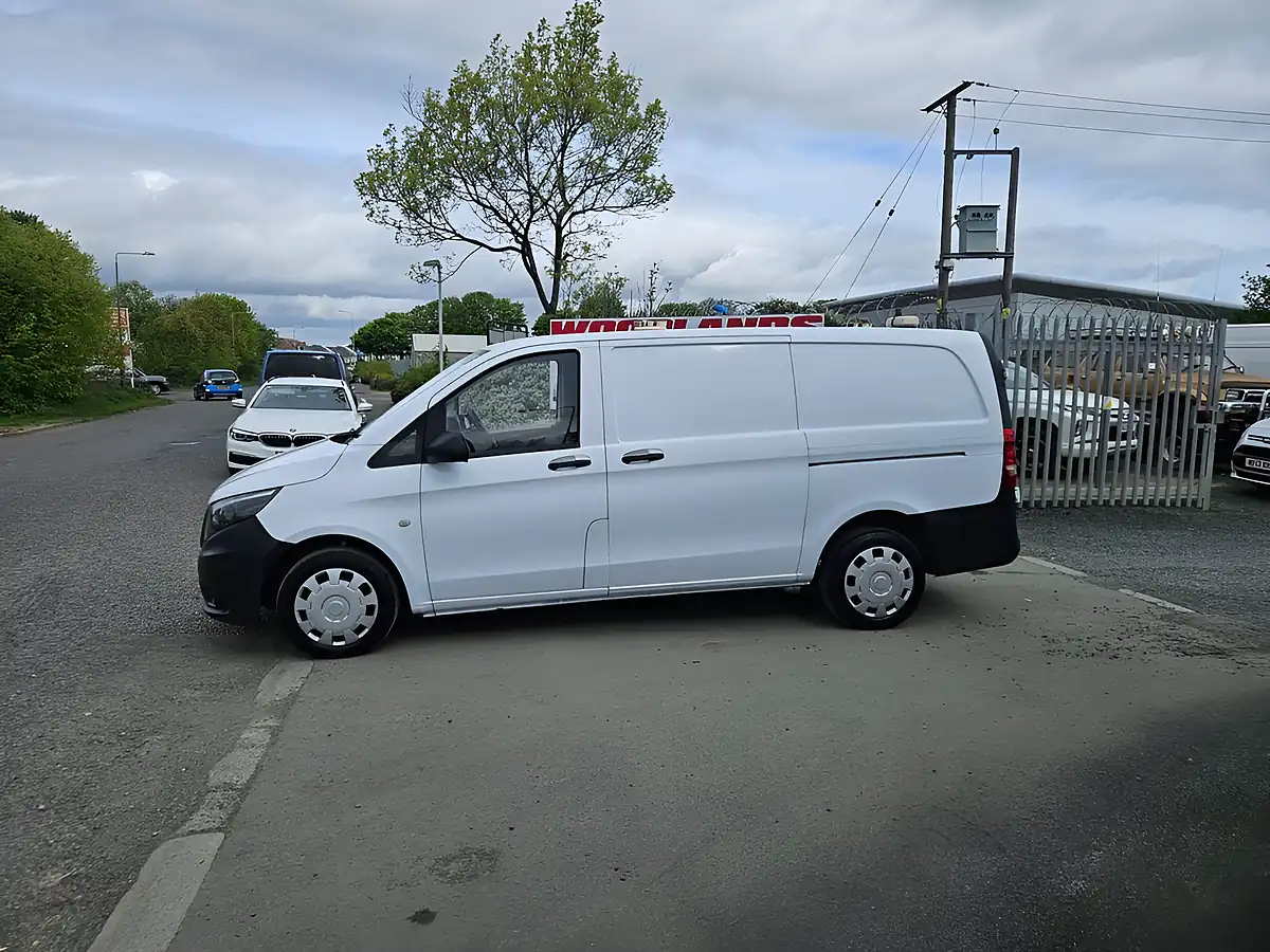 Used 2018 Mercedes-Benz Vito Lwb White - Interior and Exterior details 5