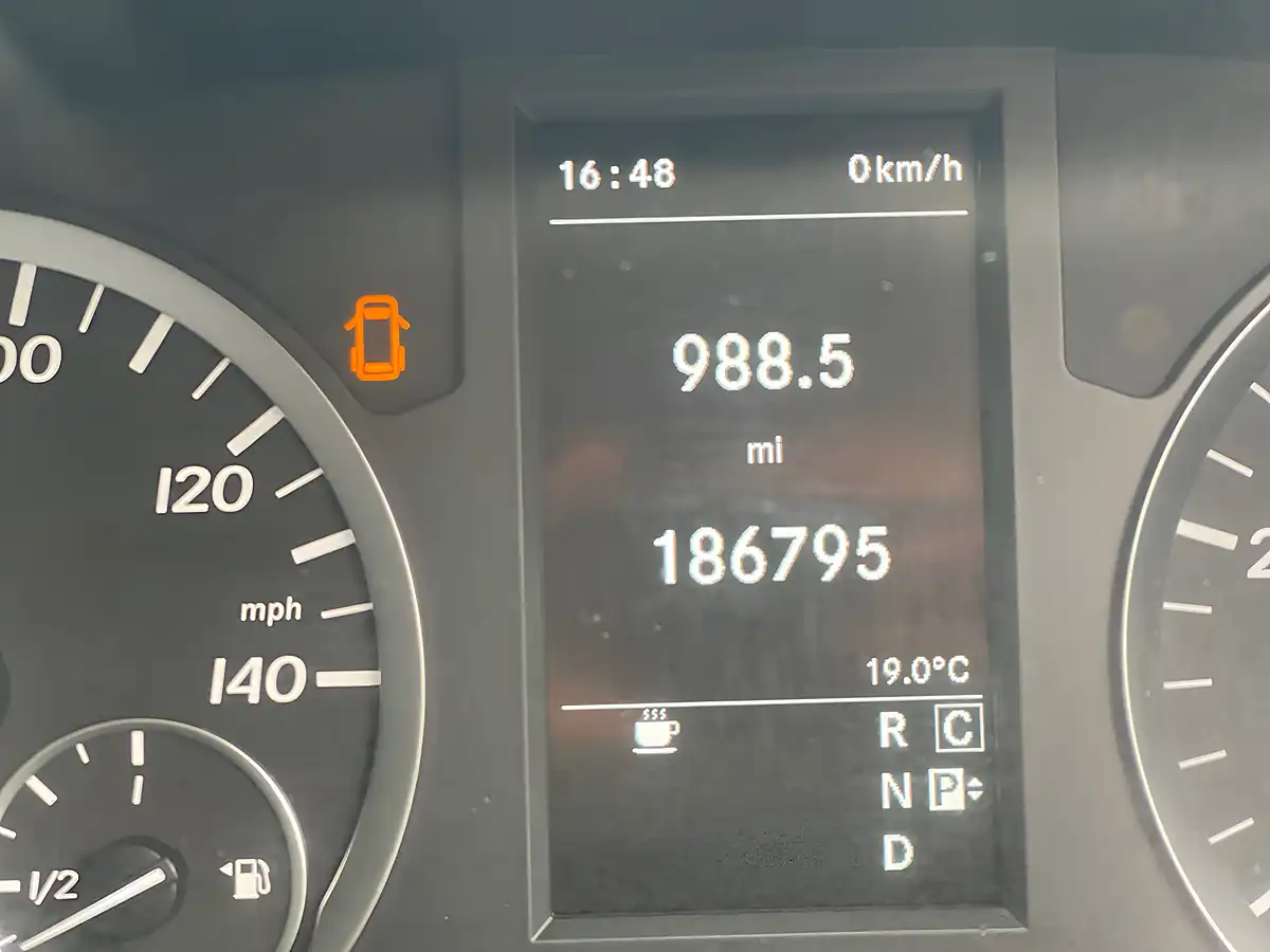 Used 2018 Mercedes-Benz Vito Select 8-Seater 7G-Tronic Grey - Interior and Exterior details 10