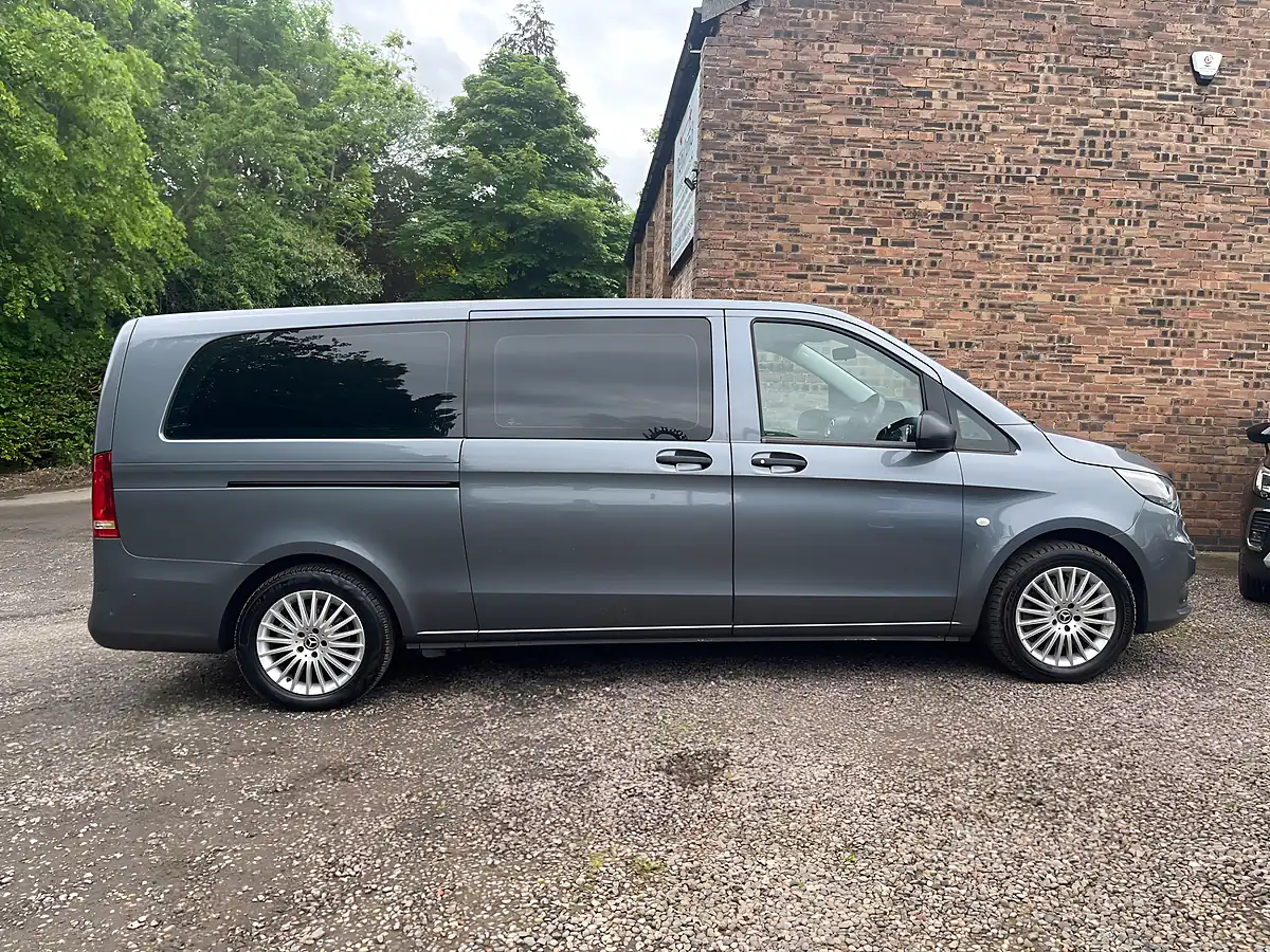 Used 2018 Mercedes-Benz Vito Select 8-Seater 7G-Tronic Grey - Interior and Exterior details 8