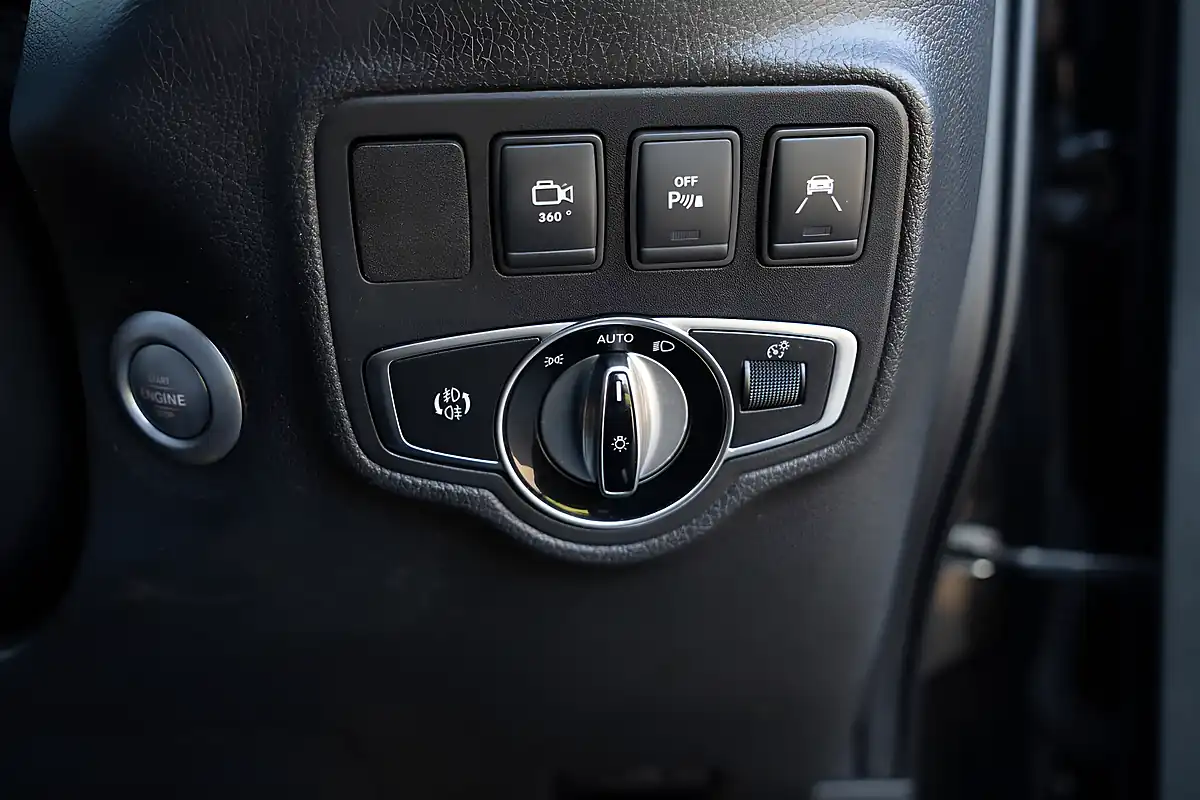 Used 2018 Mercedes-Benz X Class Power Black - Interior and Exterior details 13