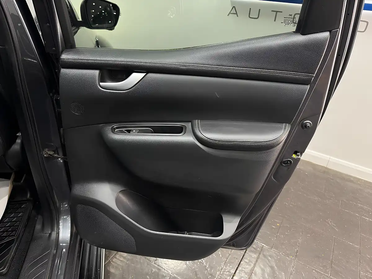 Used 2018 Mercedes-Benz X Class Power Grey - Interior and Exterior details 17