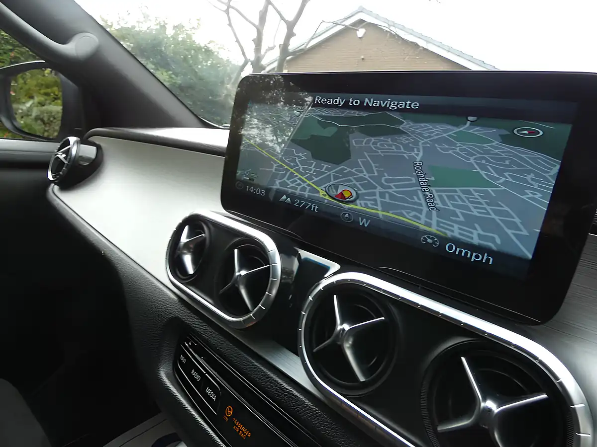 Used 2018 Mercedes-Benz X-Class Power Silver - Interior and Exterior details 17