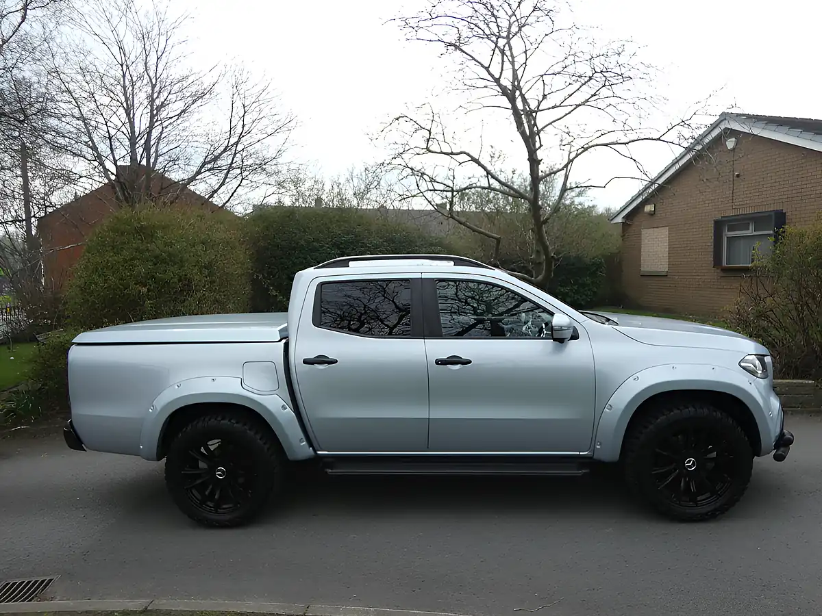 Used 2018 Mercedes-Benz X-Class Power Silver - Interior and Exterior details 9