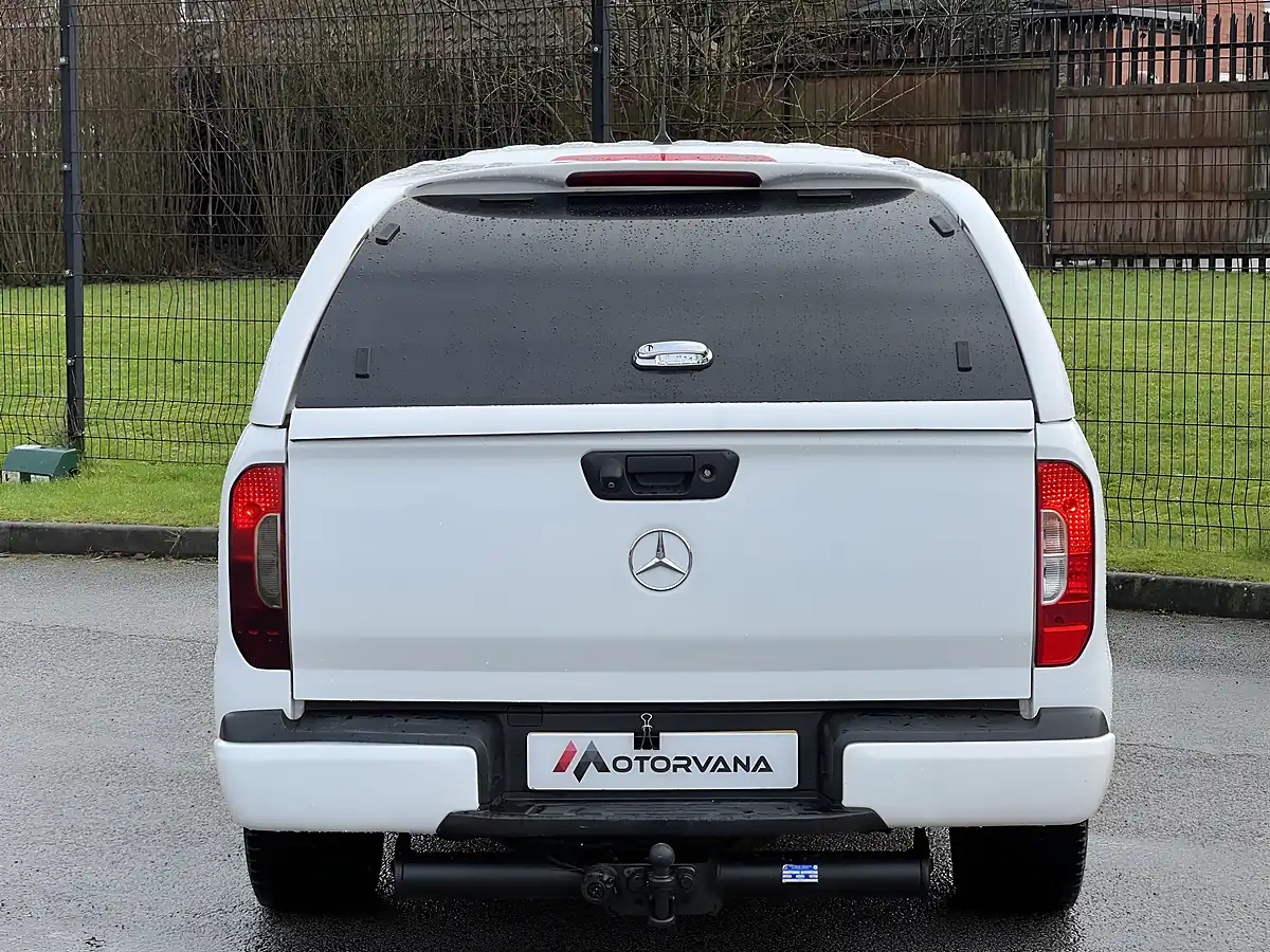 Used 2018 Mercedes-Benz X Class Progressive White - Interior and Exterior details 10