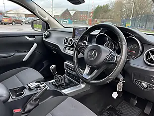 Used 2018 Mercedes-Benz X Class Progressive White - Interior and Exterior details 13