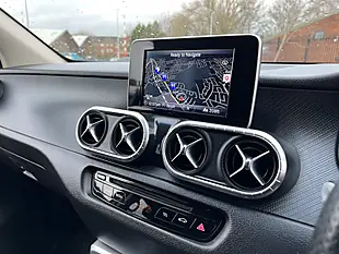 Used 2018 Mercedes-Benz X Class Progressive White - Interior and Exterior details 15