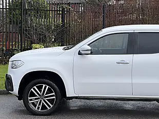 Used 2018 Mercedes-Benz X Class Progressive White - Interior and Exterior details 9