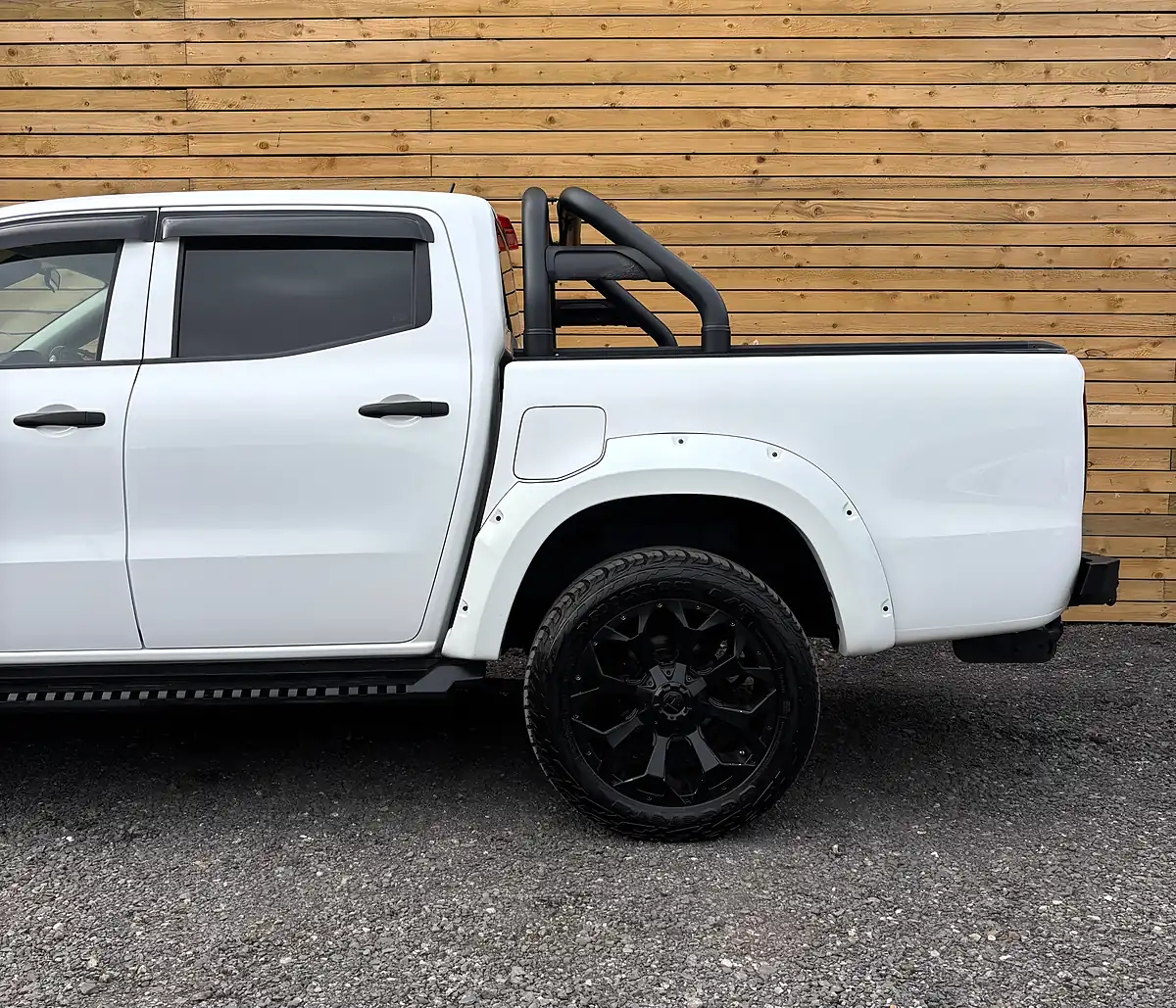 Used 2018 Mercedes-Benz X Class Pure White - Interior and Exterior details 10